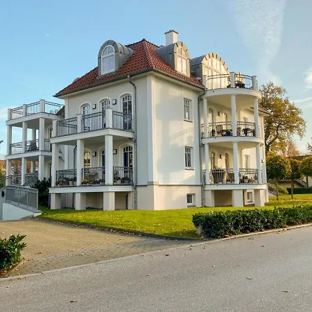 Strandpalais 9 *